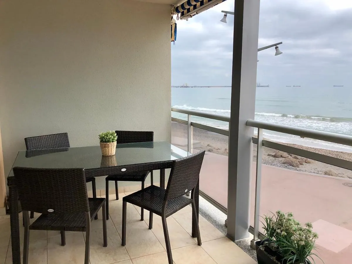 Apartamento Pineda Beach 1a línea de mar&parking La Pineda