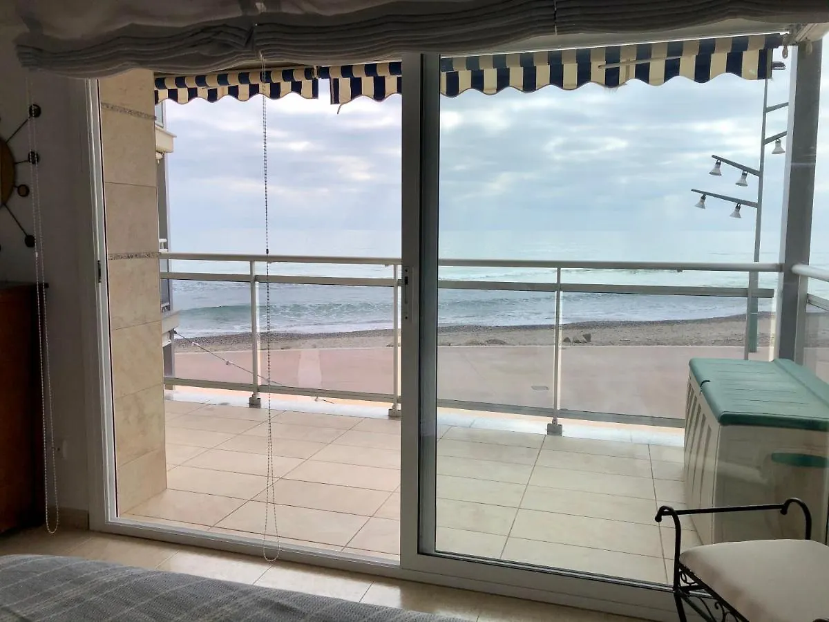 Apartamento Pineda Beach 1a línea de mar&parking La Pineda