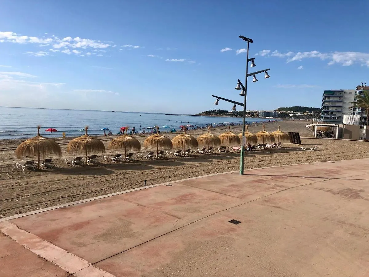 Pineda Beach 1a línea de mar&parking La Pineda España